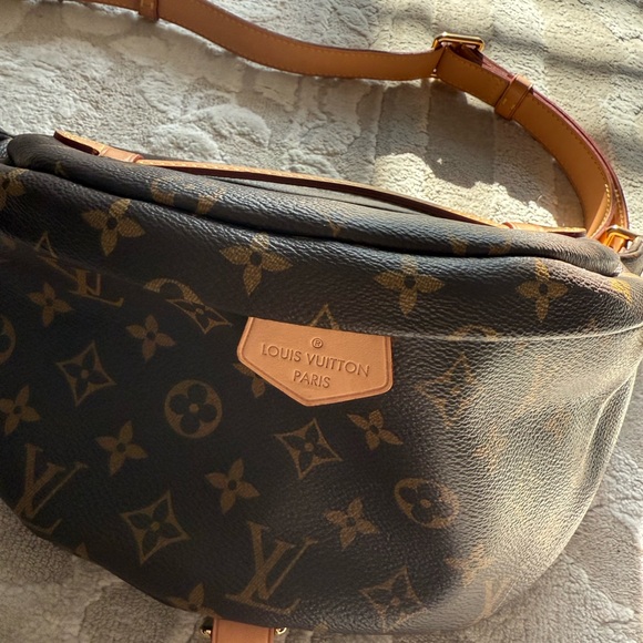 COPY - Louis Vuitton bum bag - Picture 5 of 10
